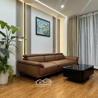 Hiếm! Chỉ 3.35 Tỷ! Tập Thể Bách Khoa - Tầng 2 - Sát Phố - Đủ Công Năng Cho Gia Đình Nhỏ