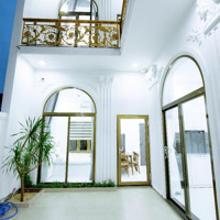Cho Thuê Căn Hộ 2 Phòng Ngủ Nội Thất Sang Trọng