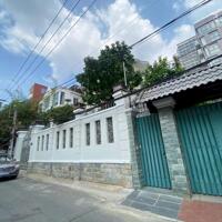 Bán Biệt Thự Đường Thái Ly Quận 2.DT:304m.Giá 73 Tỷ