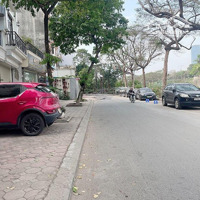 Hot! Bán Nhà Mặt Phố Giá Mặt Ngõ Nguyễn Đình Hoàn, 100M2,Mặt Tiền7,5M,Vỉa Hè Đá Bóng, H32 Tỷ 0985387468
