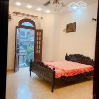 Cho Thuê Nhà Biệt Thự Đẹp , Đường Cách Mạng Tháng 8 , Quận 10 , Nhà 9*12M