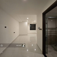 Studio Millennium Q4 Nhà Trống Giá Rẻ 9 Triệu5 32M2 0339587259 Em Hải.