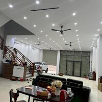 NHÀ 3 TẦNG XÂY FULL 192m - TRỤC CHÍNH ĐƯỜNG 10M-KINH DOANH- HAI MẶT ĐƯỜNG- THIẾT KẾ HIỆN ĐẠI THANG MÁY CHỜ- GIÁ CỰC HỢP LÝ