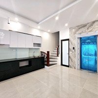 Bán Nhà Lô Góc - Ô Tô Vào Nhà- Diện Tích Cực Rộng - Ngay Chợ Đồng Dinh- Thạch Bàn Thông Với Cổ Linh
