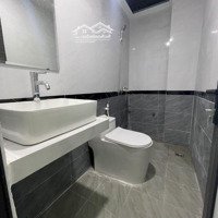 Nhà Phố Tt Quận - Nhà Mới - Nội Thất Đẹp - Gần Chợ - Trường - Gần Oto - Giao Thông Thuận Tiện .