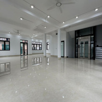 Chính Chủ Bán Biệt Thự Mặt Phố Sa Đôi - Lô Góc 3 Mặt Mặt - Thang Máy - 210M2 X 4T - Giá Bán 62 Tỷ