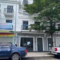 Bán Shophouse Vincom 5 Phòng Ngủ 3 Vệ Sinhtại Đường 743B, Dĩ An, Bình Dương, Giá Siêu Hời 12 Tỷ Vnd