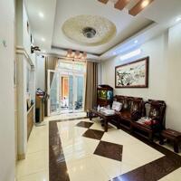 Nhà chính chủ 3 tỷ 8 tại Phạm Văn Bạch, Phường 15, Tân Bình, HCM, 56m2, view đẹp , sổ riêng