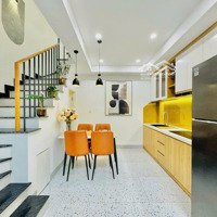 Bán Gấp Nhà Ở Nguyễn Thiện Thuật, Quận 3. Sổ Hồng Riêngdiện Tích42M2 Giá Bán 2 Tỷ 450 Triệu