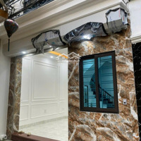 Bán Nhà Ngõ 234 Hoàng Quốc Việt, Cầu Giấy 35M2 Xây 5 Tầng Mới, Ô Tô 4 Chỗ Vào Nhà Giá Bán 8.6 Tỷ