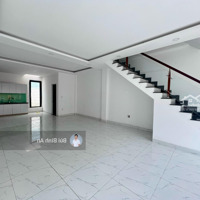 Bán Căn Shophouse Trục Chính Tại Oasis, Nhà Đã Hoàn Thiện, Có Sẵn Nội Thất, Giá Bán 2 Tỷ