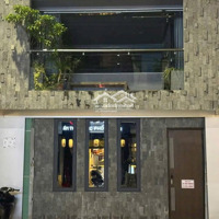 Cho Thuê Nguyên Căn Có 2 Căn Hộ Riêng Biệt Tiện Nghi Nằm Ngay Khu Trung Tâm . Uyên 0948676493