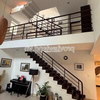 Cho thuê biệt thự Thảo Điền, 350m2, 3 tầng, sần vườn, hồ bơi, 4PN, khu an ninh