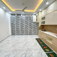 Cho Thuê Nhà 4 Phòng Ngủ Tại Tứ Liên, Tây Hồ