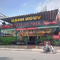 Cho Thuê Nhà Mặt Phố Quảng An. Sân Vườn Không Gian Xanh Cực Đỉnh. Diện Tích Hơn 300M2. Mặt Tiền 10M
