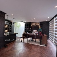 Hàng Hiếm ! Chủ Thiện Chí Bán Biệt Thự Sân Vườn 200M2 3 Lầu Siêu Đẹp Kdc Mười Mẫu, Q2 Chỉ 23,5 Tỷ