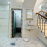 Chủ Ngộp Bán Gấp Nhà Ngay Đ.lê Trực,P7,Bình Thạnh Giá Bán 1Tỷ650 Diện Tích: 34M2,1T1L,2Pn+ 2 Vệ Sinhshr,Nhiều Tiện Ích