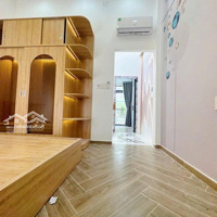 Chủ Ngộp Bán Gấp Nhà Ngay Đ.lê Trực,P7,Bình Thạnh Giá Bán 1Tỷ650 Diện Tích: 34M2,1T1L,2Pn+ 2 Vệ Sinhshr,Nhiều Tiện Ích