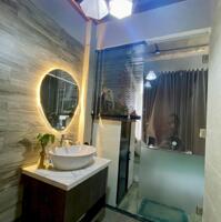 Bán nhà 3 tầng View Đà Lạt trên đất Huế, Kiệt ôtô 111 Trần Thái Tông, phường Thuỷ Xuân, TP Huế, chỉ 2,85 tỷ