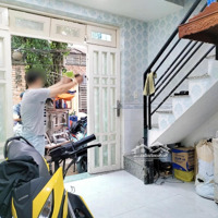 Nhỉnh 2 Tỷ Nhà Trung Tâm P1 Bình Thạnh Giáp Q1 - Căn Góc Vuông Vức Nhà Mới Ở Ngay