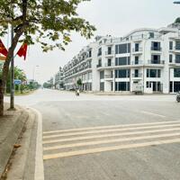 Bán gấp đất TĐC Trâu Quỳ, đường rộng có vỉa hè. LH: 0379483926