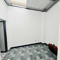 BÁN NHÀ CÓ SÂN ĐẬU Ô TÔ GẦN BV ĐA KHOA TỈNH VĨNH LONG