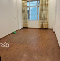 Nhà Phố Đường Láng , 40M, 4 Tầng, Phân Lô, Ô Tô Đỗ Cửa.