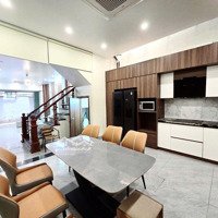 Lõi Cầu Giấy - Hiếm Nhà Bán - Công Năng Đỉnh- Sổ Đỏ 65 M Sử Dụng Thực Tế 72 M- Mặt Tiền Khủng-13,5Đ