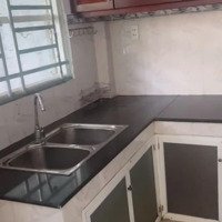 Nhà Nguyễn Văn Cừ, Xe Hơi Đậu Trước Nhà, 3 Phòng Ngủ, Khu An Ninh