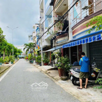 Bán Nhà 1 Trệt 1 Lầu - Quận 6 - 5Ty9