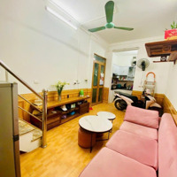 + Trung Tâm Đống Đa Ngã Tư Sở - 3 Tầng - 2 Ngủ - Ôtô Cách Nhà 15M - Sổ Vuông - Ở Luôn