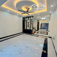 Chính Chủ Cho Thuê Nhà Quan Hoa - Cầu Giấy, Gồm 6P +7Vs, Thang Máy, Thông Sàn, Đủ Đồ Cơ Bản, 23 Triệu