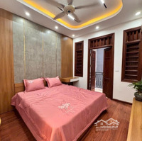 Bán Nhà Nguyễn Khánh Toàn Cầu Giấy Diện Tích: 40M*5Tầng*Mt3.8M Nhỉnh 8 Tỷ