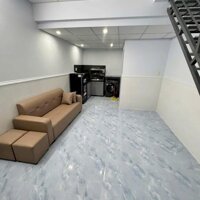 Nhà mới 100% full nội thất gần chợ Cầu Ván