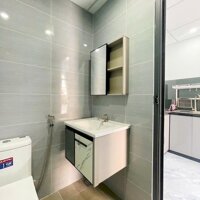 Nhà mới 100% full nội thất gần chợ Cầu Ván