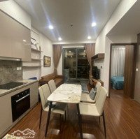 Bán Cắt Lỗ Căn Hộ 1N + Tòa M2, Tầng Trung, Nội Thất Full 42M2 Đã Làm Sổ - Giá Bán Còn 2 Tỷ 9