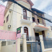 Cho Thuê Nhà Đường Cmt8, Quận 10, Giá Bán 29 Triệu, 108M2, 1 Hầm 1 Trệt 3 Lầu