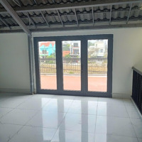Bán Nhà Làng Chài 2 Tầng 3 Phòng Ngủgần Sông Gần Biển Giá Tốt 4,2 Tỉ Liên Hệ: 0936325884
