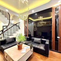 Nhà Đẹp! Trương Công Giai 5 Tầng, Gần Mặt Phố Ở Ngay, Giá Chỉ Hơn 7 Tỷ