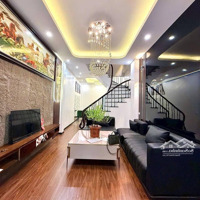 Nhà Đẹp! Trương Công Giai 5 Tầng, Gần Mặt Phố Ở Ngay, Giá Chỉ Hơn 7 Tỷ