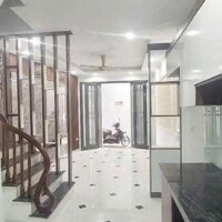 BÁN NHÀ LÔ GÓC ĐA SỸ – GẦN Ô TÔ – 2 MẶT THOÁNG XÂY MỚI 4,5 TẦNG