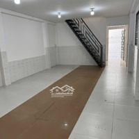 Nhà Gần Chợ Trung Chánh, Đường Xe Hơi Thông, Rất Thuận Tiện Kinh Doanh - Nhà 4 Phòng Ngủ