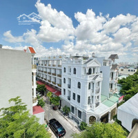 Bán Đất Tặng Nhà Cấp 4 Hẻm 535 Quốc Lộ 13 , Kdc Lộc Vừng Sát Bên Cạnh Phúc City