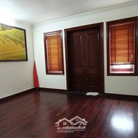 Bán Biệt Thự Tp Giao Lưu, Phạm Văn Đồng, 200 M2,Mặt Tiền9M, 2 Mặt Đường, Nt Lim, 2 Thoáng. Chỉ 68 Tỷ!