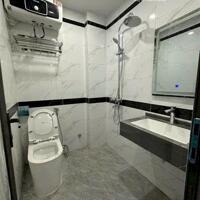 Bán nhà Phố Giảng Võ, Nhà Mới Thang Máy, Cách Ô Tô 20m, 42mx5T, Giá: 8.9 Tỷ, Lh: 0396935190.