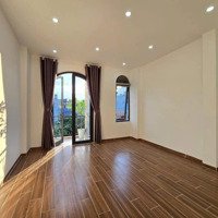 Siêu Phẩm Nhà Mặt Tiền 3 Tầng, Gần Biển Nguyễn Tất Thành. Đà Nẵng