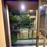 Bán Nhà Cổ Linh, Hồng Tiến, Diện Tích Rộng, Mặt Tiền Khủng, Ô Tô Để Trong Nhà, Thang Máy Ngoại Nhập