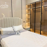 Đẳng Cấp Nhà Phố Hiện Đại! Mặt Tiền Hoà Minh 22 Full Đồ-4Pn/5Wc/Sân Xe/Giếng Trời-An Cư Hoàn Hảo!