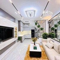 Bán Nhà Phố Dịch Vọng Hậu, 5 Tầng 3 Ngủ, Đủ Nội Thất Ở Ngay, Giá Tốt Chỉ 6.1 Tỷ