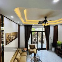 Biệt Thự 3 Tầng Tân Cổ Điển Mặt Tiền Lê Văn Sĩ, Cách Biển 300M
